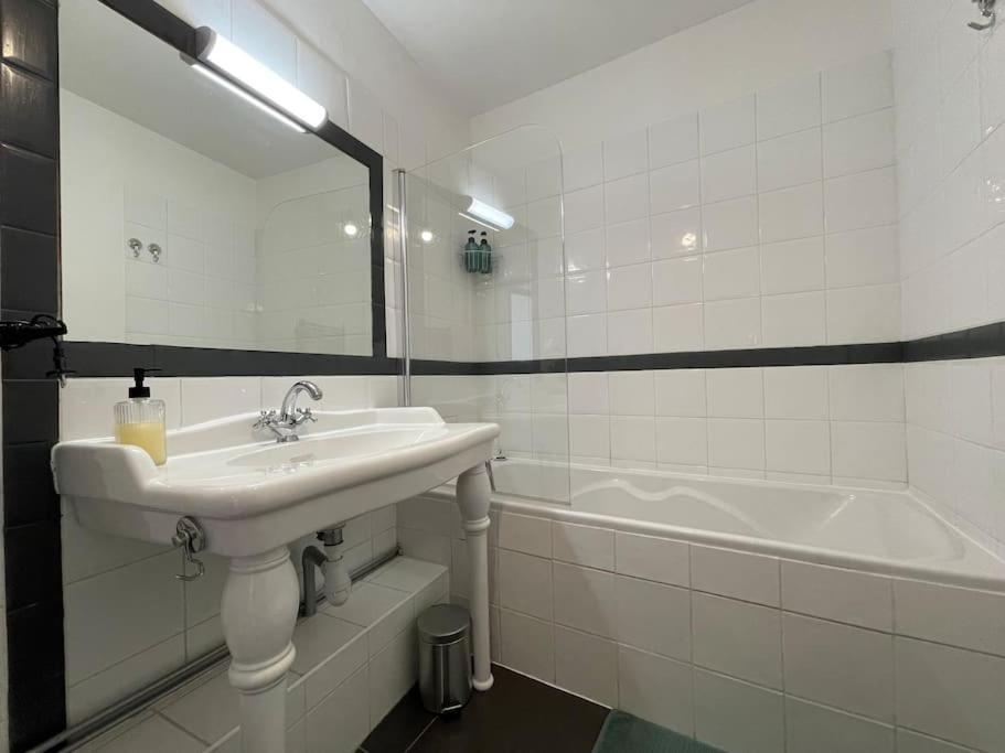 L'Appartement Tomey Avec Parking Carcassonne Luaran gambar