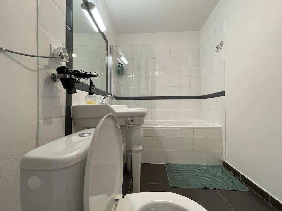 L'Appartement Tomey Avec Parking Carcassonne Luaran gambar
